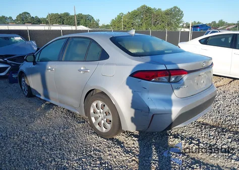 2021 Toyota Corolla Le z USA, uszkodzony, nr VIN JTDEPMAE9MJ137943